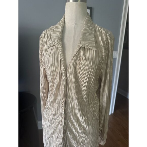 Madison + Hudson gold button down pleated stretchy blouse M - Picture 2 of 4